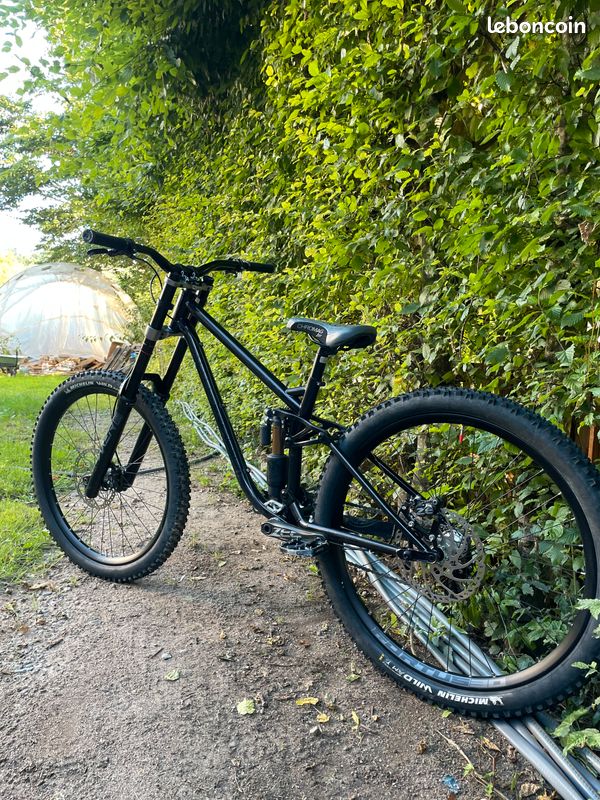 Vulcain Magma DH Vélos