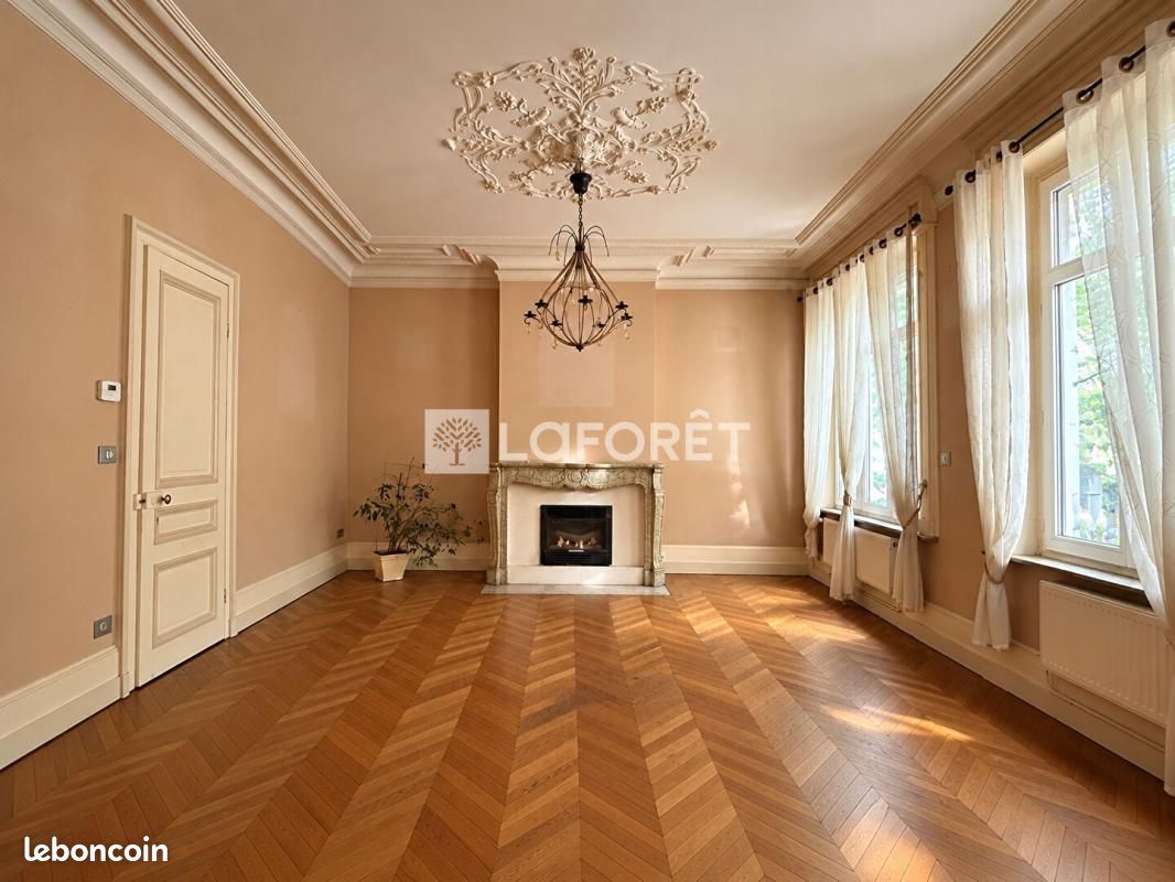 Appartement 5 pièces 176 m² · à Calais · 176 m² · 225 000 €