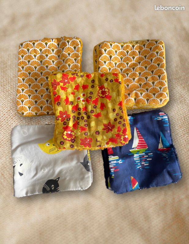 Lot de 10 lingettes lavables neuves, démaquillantes fait main avec mélange de motifs (image 1)