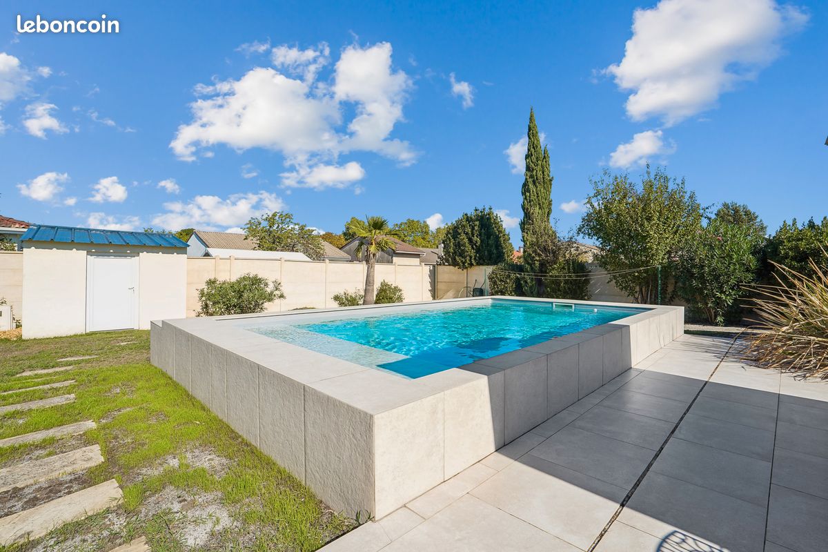 Maison 8 pièces 156 m² · au Haillan · 155,8 m² · 580 000 €
