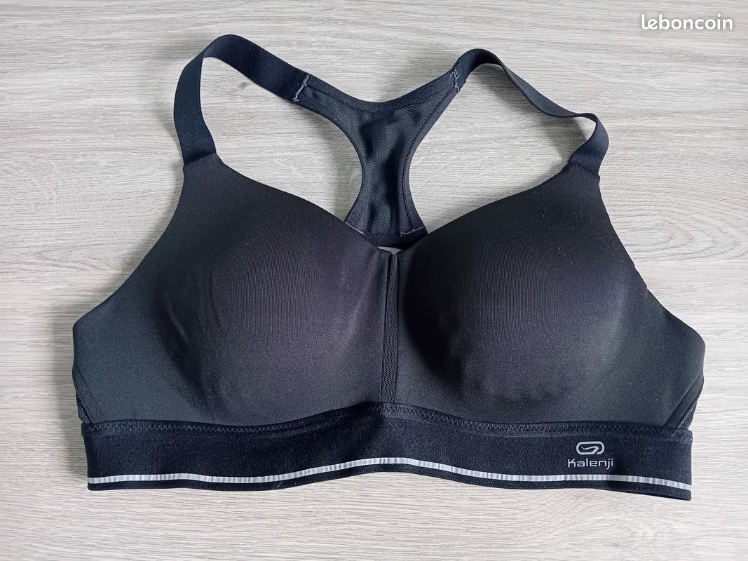Brassière de sport maintien fort, petites poitrines Vêtements - Main Image