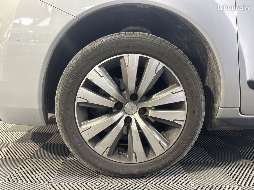 PEUGEOT 3008 1.6 BlueHDI 120ch - 2015 - 160 000 km - Système de navigation - Régulateur de vitesse (image 12)