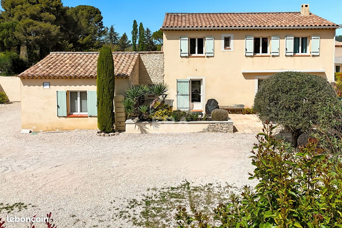 Maison 6 pièces 176 m² · à Bouc-Bel-Air · 176 m² · 650 000 €