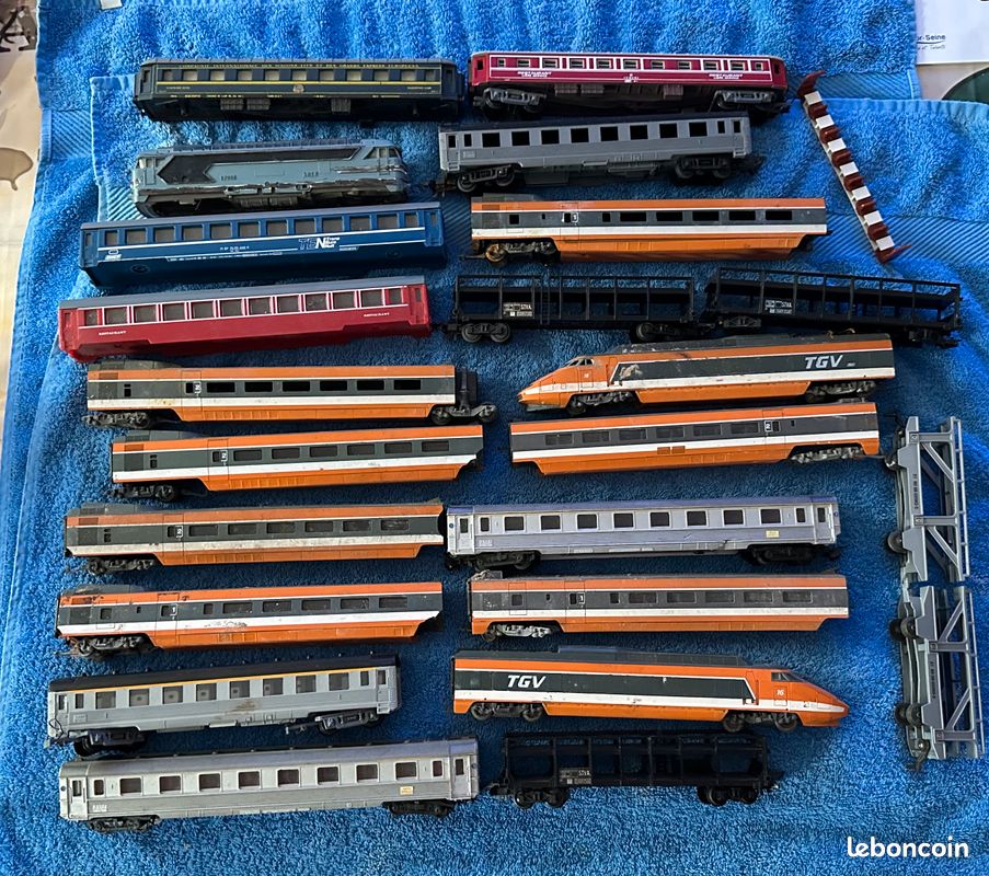 TRAIN ELECTRIQUE HO Ensemble Circuit Rails +Transfo 12V Jouef Lima