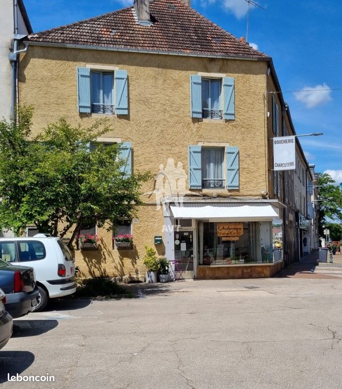 Immeuble 6 pièces 141 m² · à Gray · 141 m² · 91 000 €