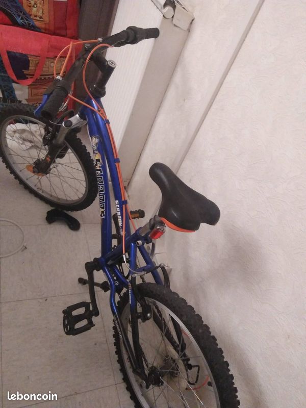 Vélo, trottinette et moto pour enfant (image 1)
