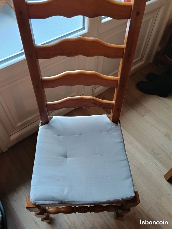 Chaise dessus paille (image 1)