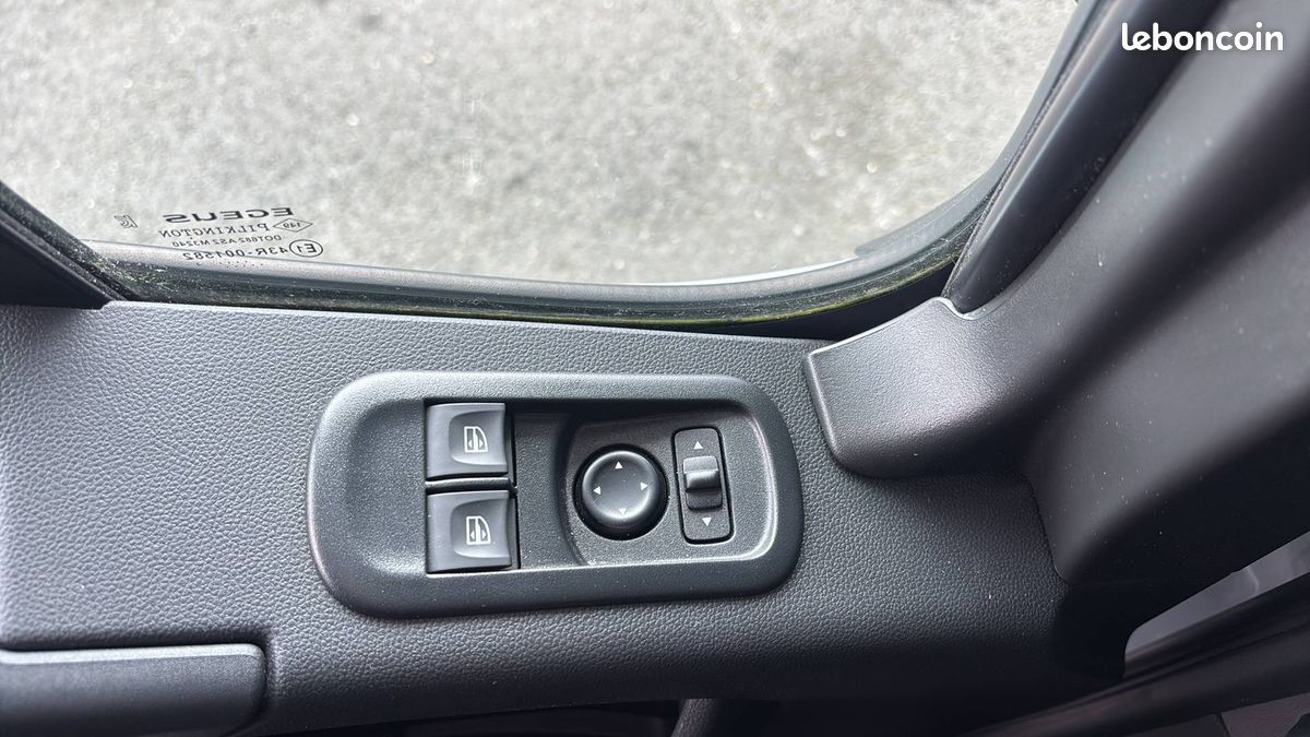 Renault master fgn trac f3500 l2h2 blue dci 135 (image 17)