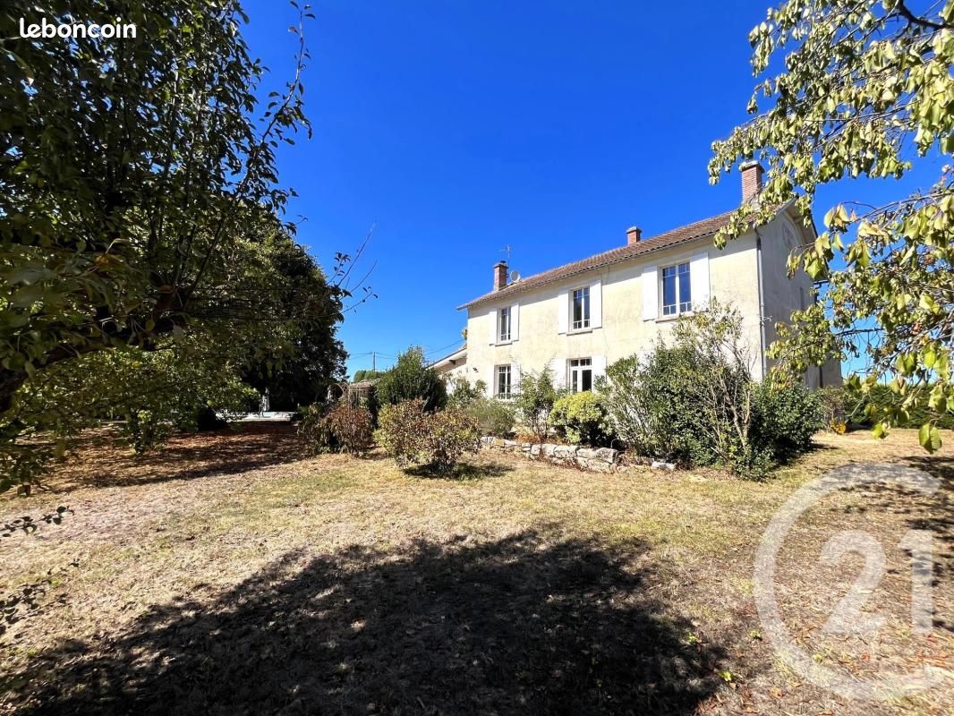 Maison 8 pièces 240 m² · à Rauzan · 240 m² · 299 000 €