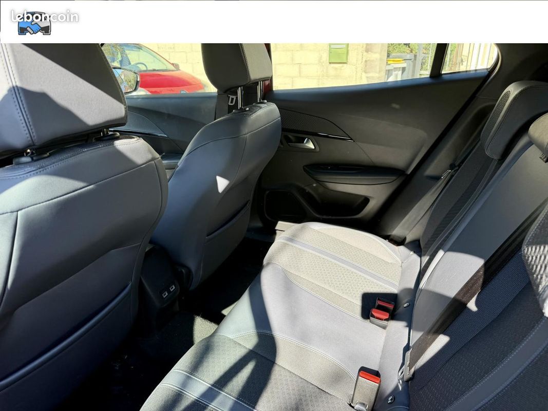 PEUGEOT 2008 1.5 BlueHDi - Allure - GARANTIE 24 MOIS - (image 14)