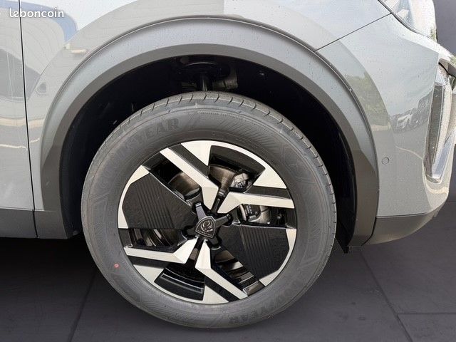 Peugeot 2008 145 GT E-DSC6 Hybrid (image 9)