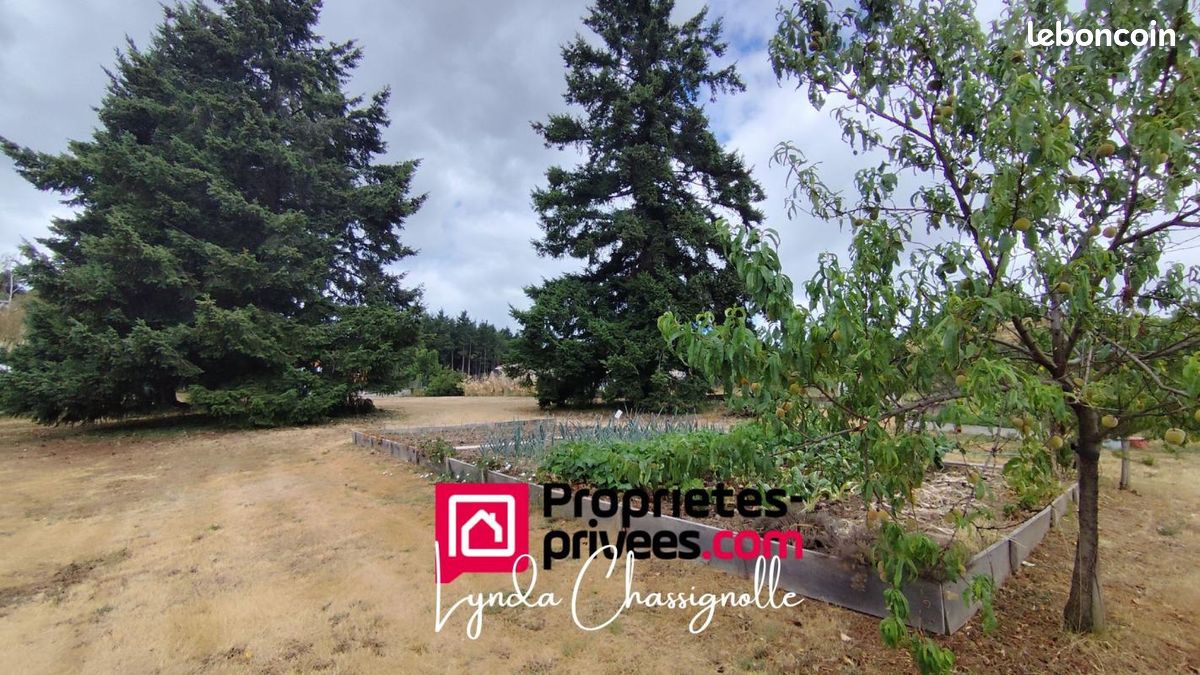 Terrain 1100 m² · à Renaison · 79 000 €