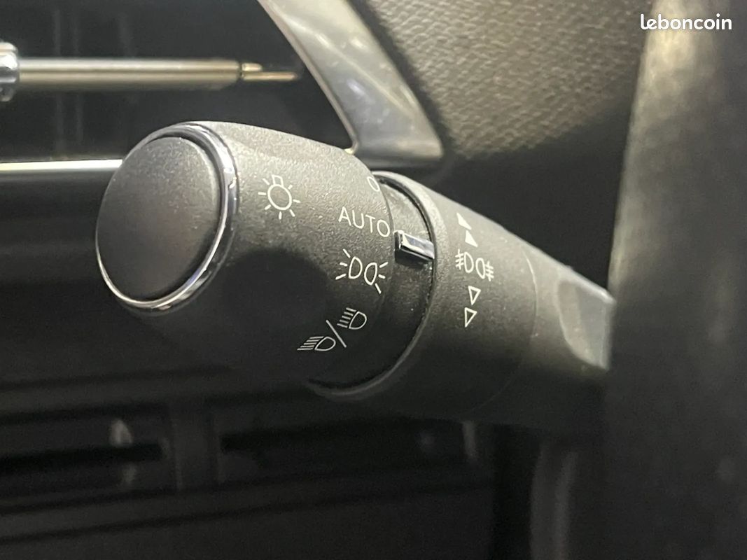 PEUGEOT 3008 1.5 D 130ch GT Line - 2020 - 67 900 km - Faible kilométrage - Suivi entretien (image 25)