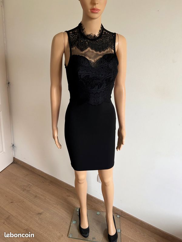 Robe noire neuve avec dentelle sans manches Coolcat taille XS (valeur 25) (image 3)