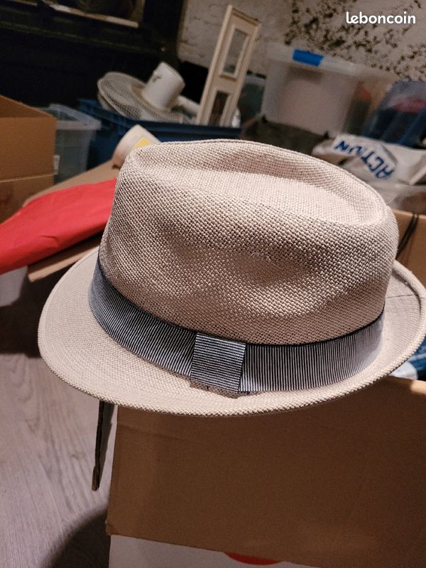 Vends chapeau taille 57 (image 2)