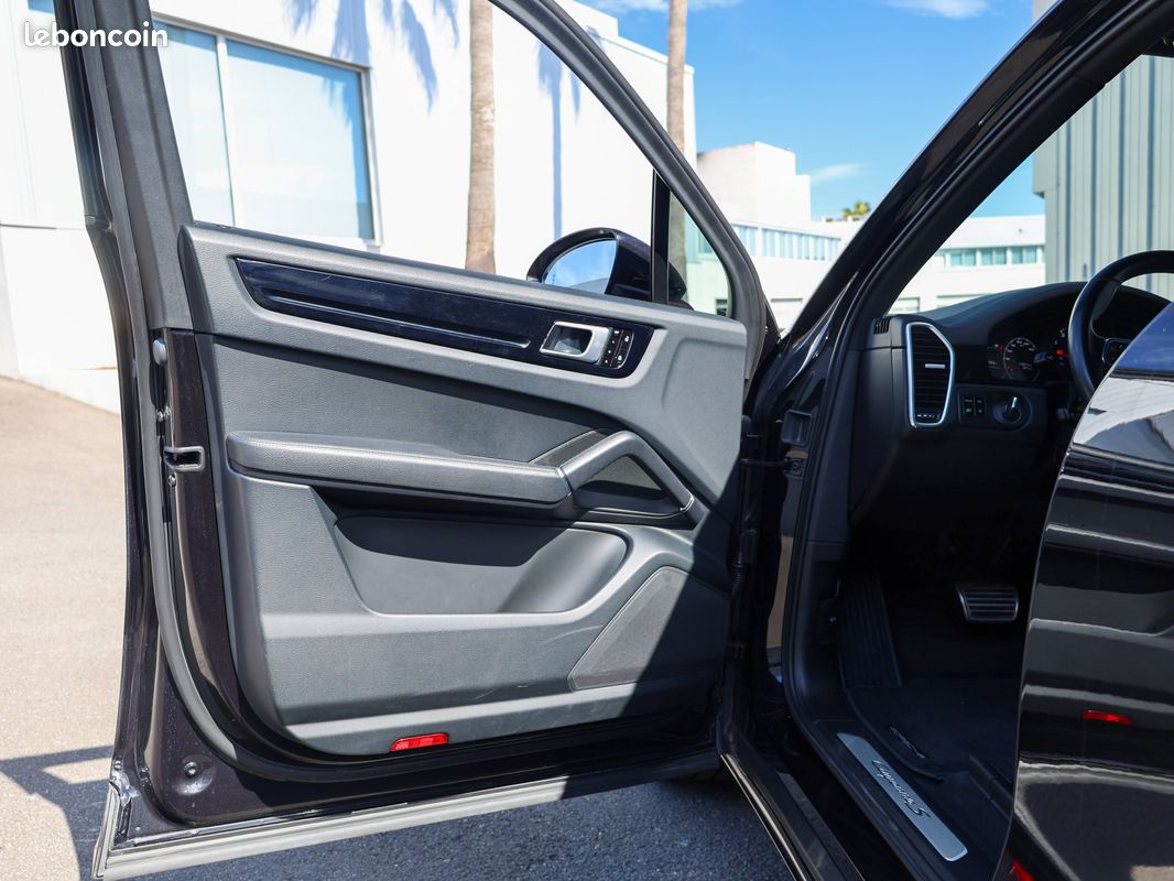 PORSCHE Cayenne 3.0 V6 440 ch Tiptronic BVA S (image 13)