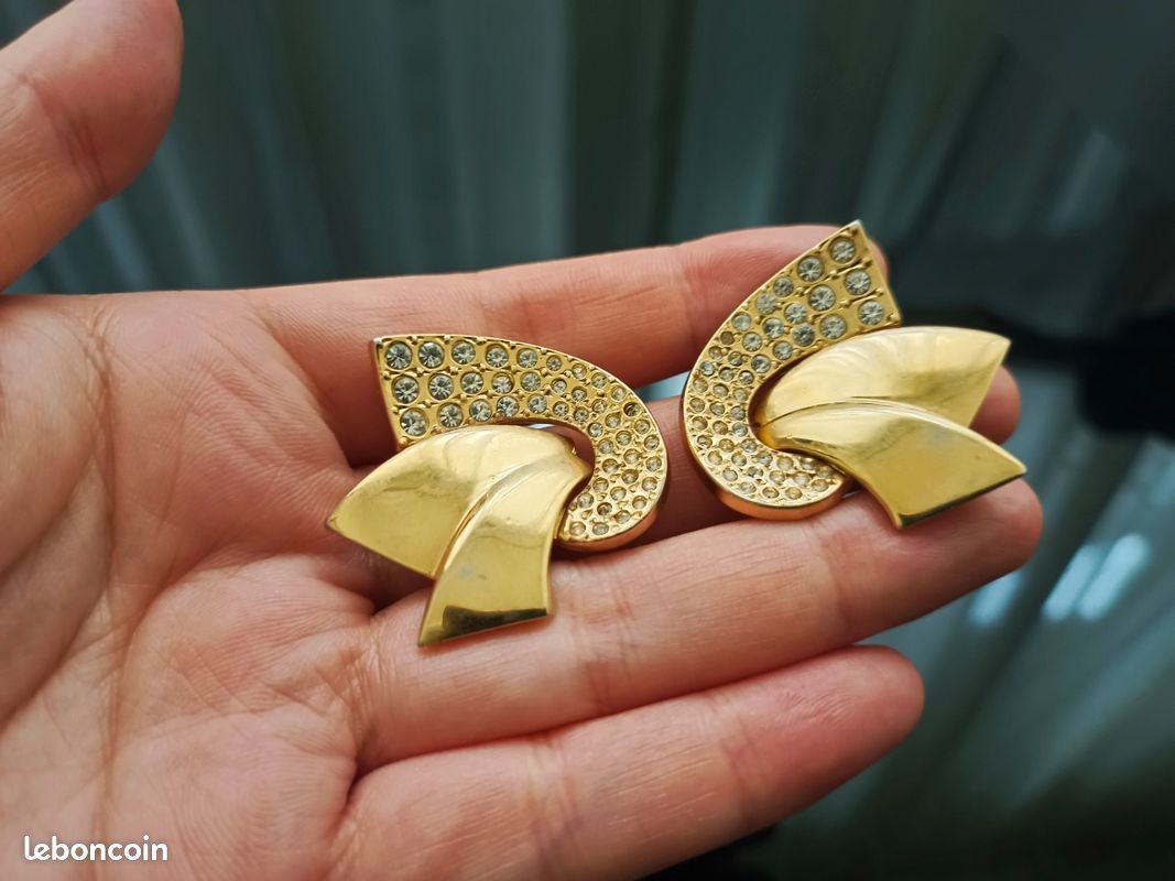 BOUCLE D'OREILLE EN ATGENR PLAQUER OR - Instant comptant