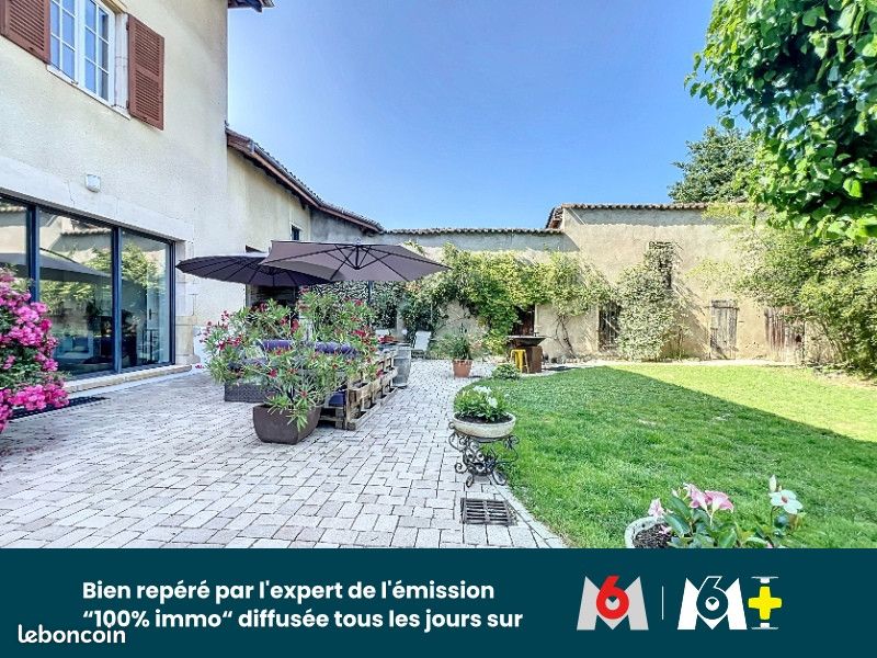 Maison 8 pièces 330 m² · à Jassans-Riottier · 330 m² · 595 000 €
