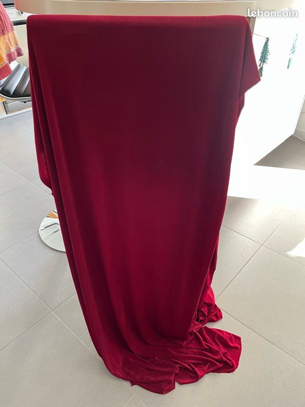 Grand coupon tissu robe soirée (image 1)