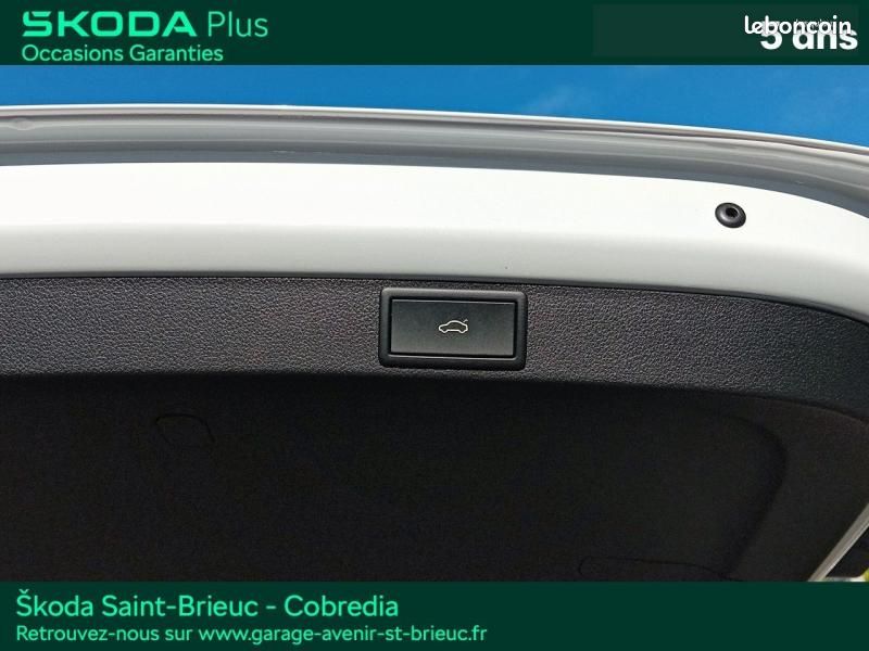 Skoda Octavia Combi 2.0 TDI SCR 150ch Sportline DSG7 (image 18)