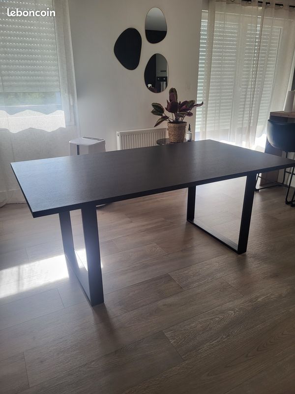 Table (image 1)