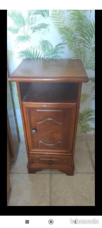 Petit meuble en bois (image 1)