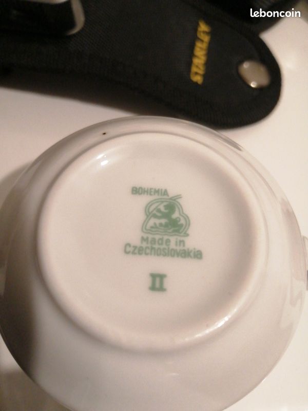 SERVICE à CAFÉ ☕ en PORCELAINE DE RÉPUBLIQUE TCHÈQUE 🇨🇿 CZ, TRÈS TRÈS ANCIEN ET GRIFFÉ voir en dessous (image 2)