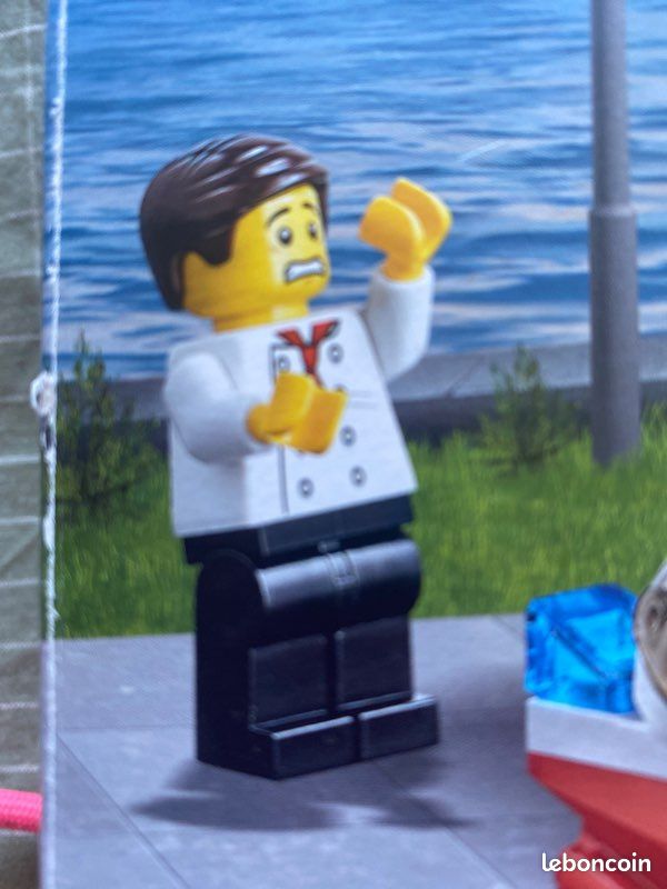 Lego city 60214 (image 2)