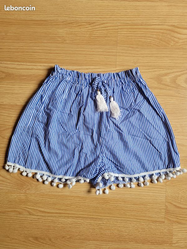 Vêtement short pompons Taille S (image 1)