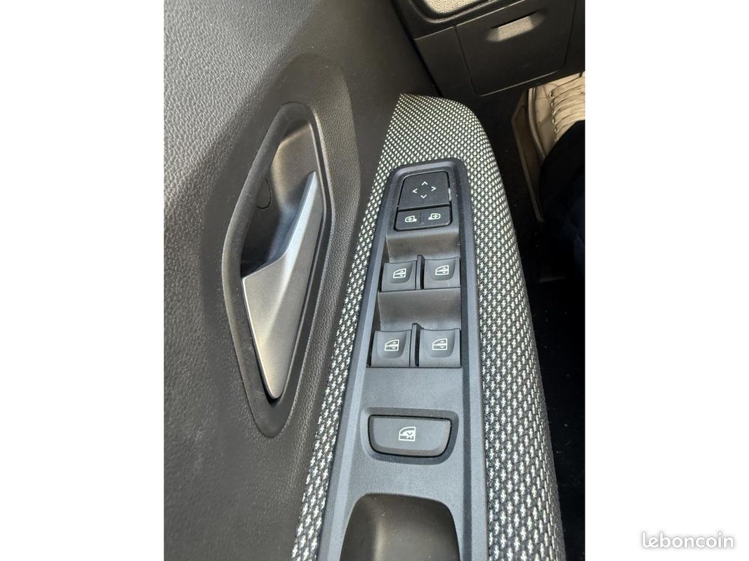 DACIA SANDERO 1.0 TCe - 90 - BV CVT III BERLINE Expression PHASE 2 (image 29)