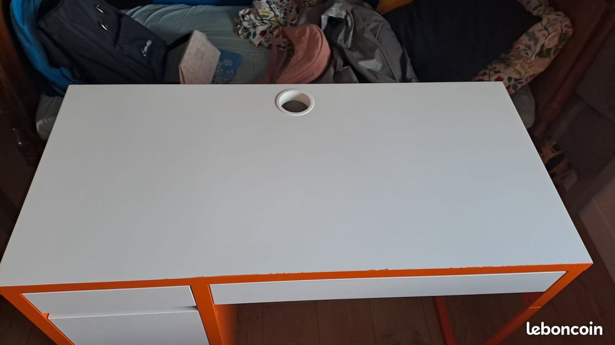 Bureau enfant avec rangements intégrés (image 3)