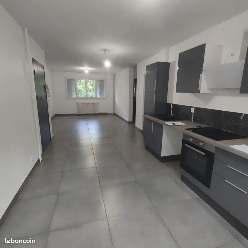 Appartement 3 pièces 68 m² · à Aix-les-Bains · 68 m² · 920 €
