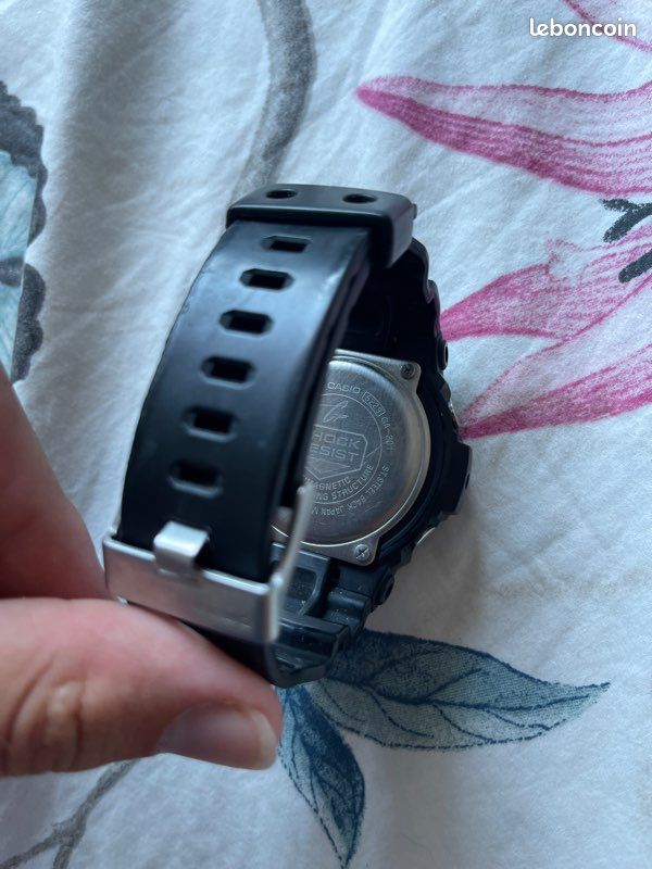 Casio G-Shock Blanc et Noir (image 8)
