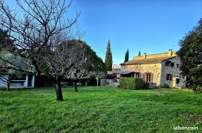Mas 7 pièces 150 m²