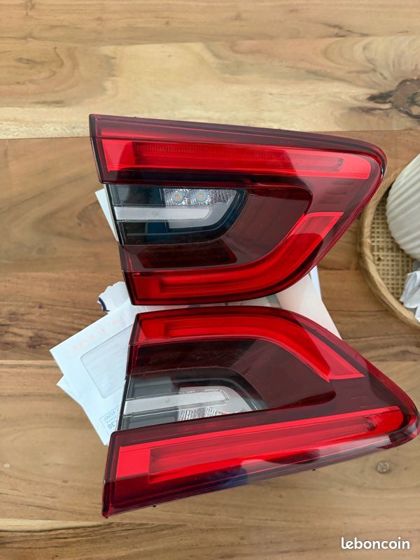 Feux arrières gauche et droit RENAULT KADJAR phase 2 (image 1)