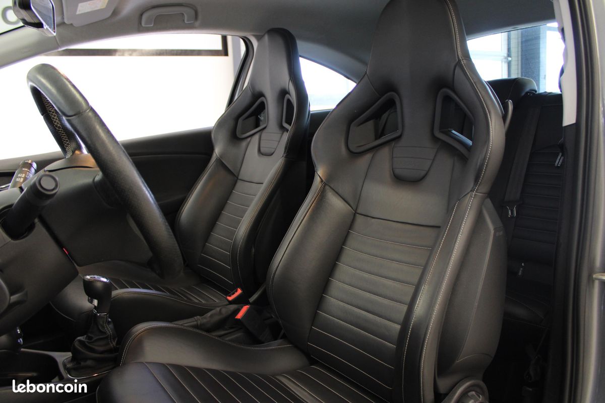 OPEL Corsa 1.4 Turbo 150 ch GSi (image 14)