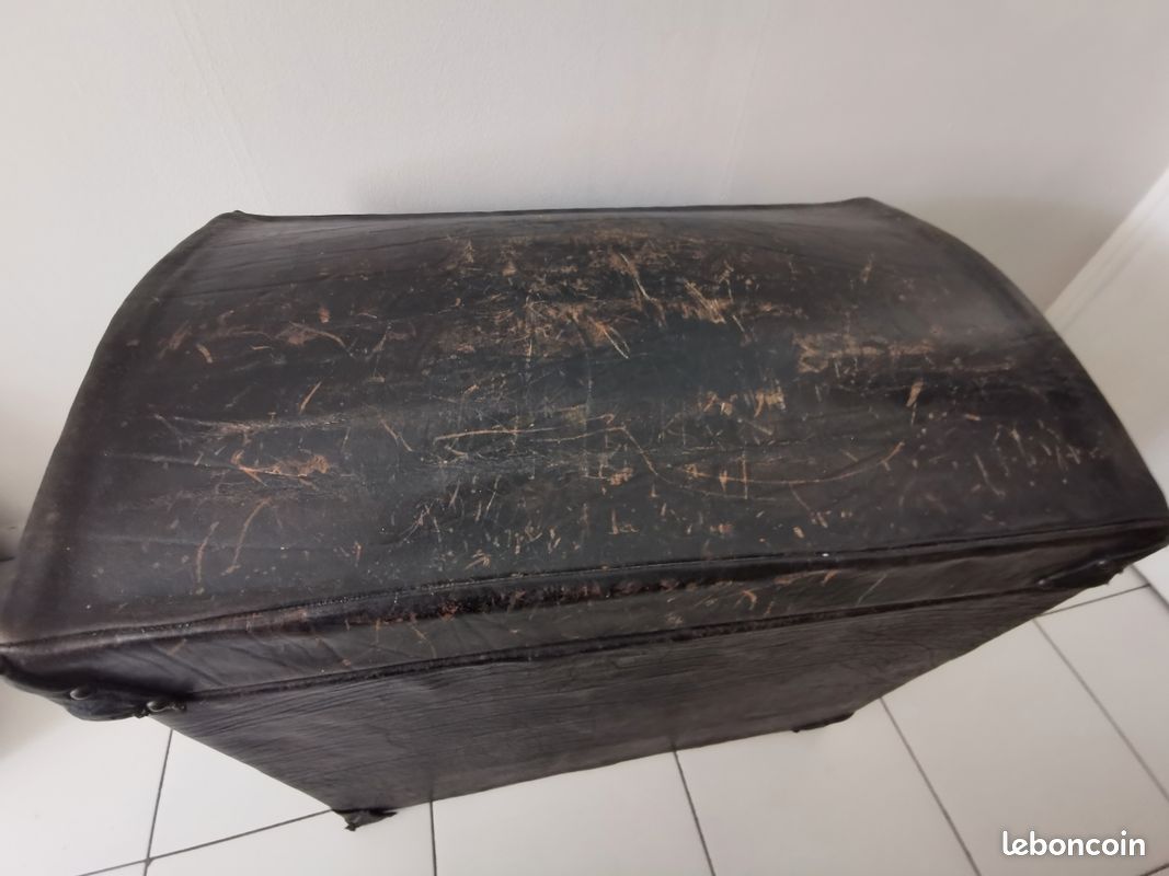 Coffre en cuir noir (image 3)