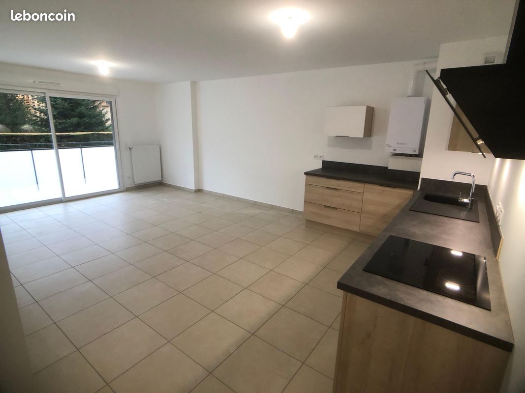 Appartement 1 pièce 68 m² · à Vaulnaveys-le-Haut · 68 m² · 875 €/mois