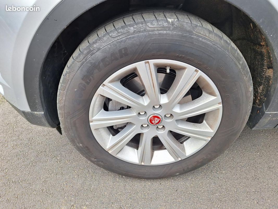 Jaguar e-pace 2.0 d150 150 s awd bva (image 23)