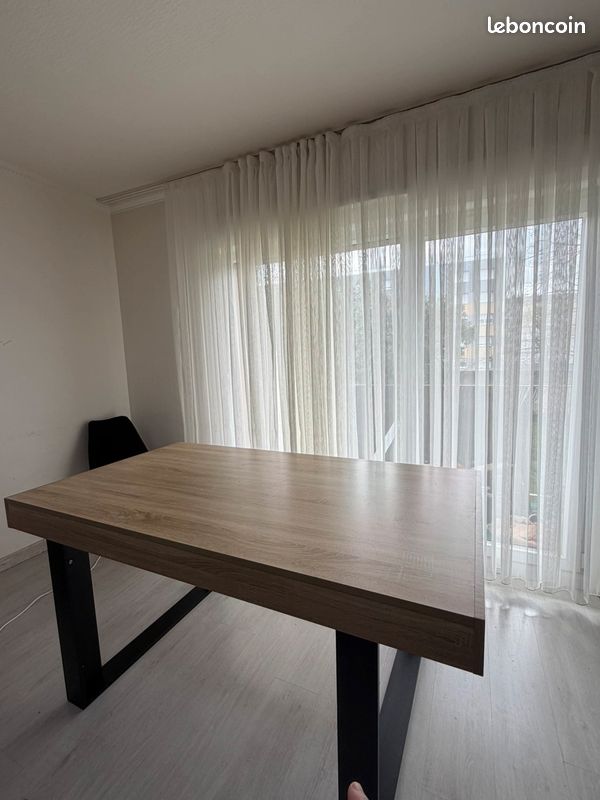 Table a mange (image 3)