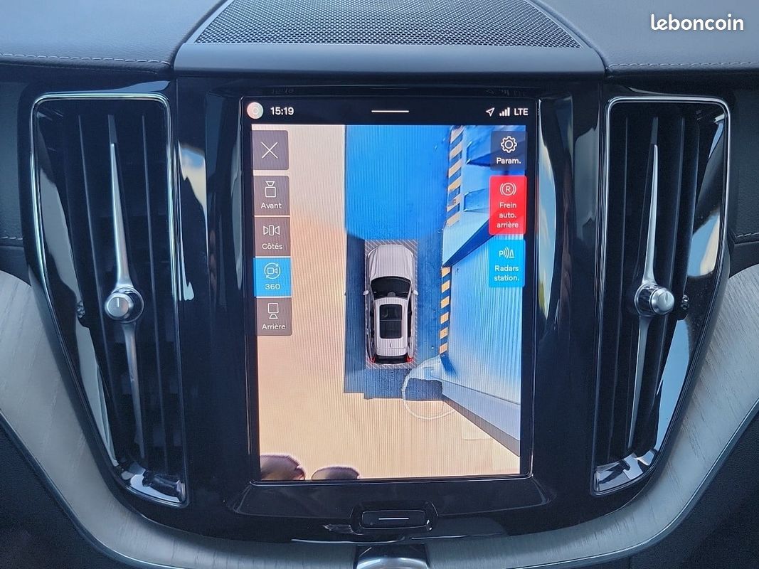VOLVO XC60 T6 AWD Hybride rechargeable 253 ch+145 ch Geartronic 8 Ultra Style Dark (image 20)