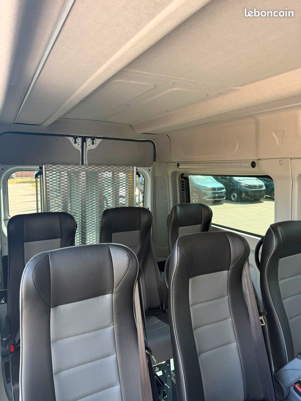 PEUGEOT BOXER L2H2 TPMR – 9 Places / Jusqu'à 4 fauteuils roulants – Disponible immédiatement (image 8)