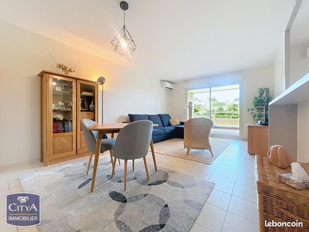 Appartement 4 pièces 82 m² · aux Angles · 82 m² · 259 000 €