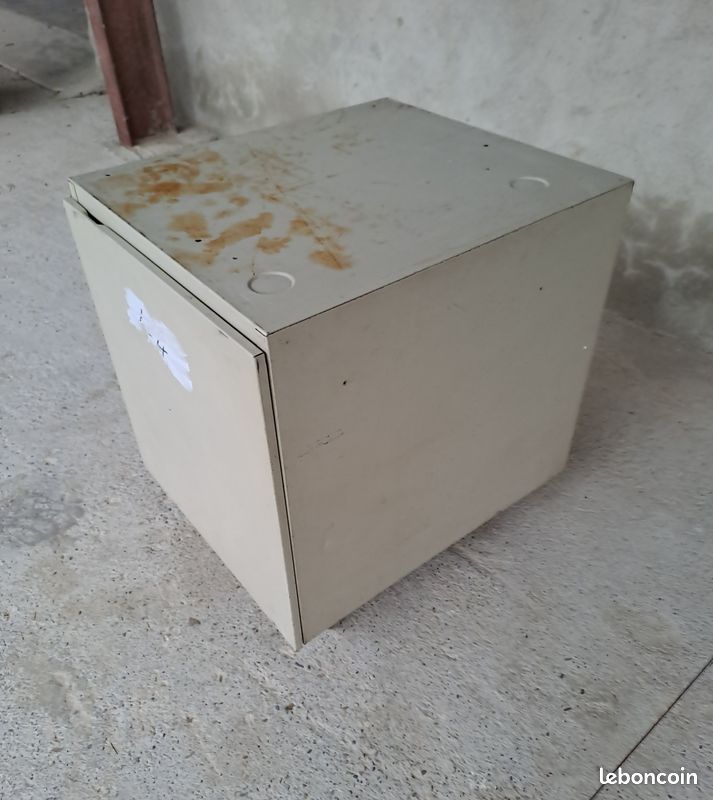 Caisson / placard métallique à roulettes 1 porte battante beige en l'état (image 7)