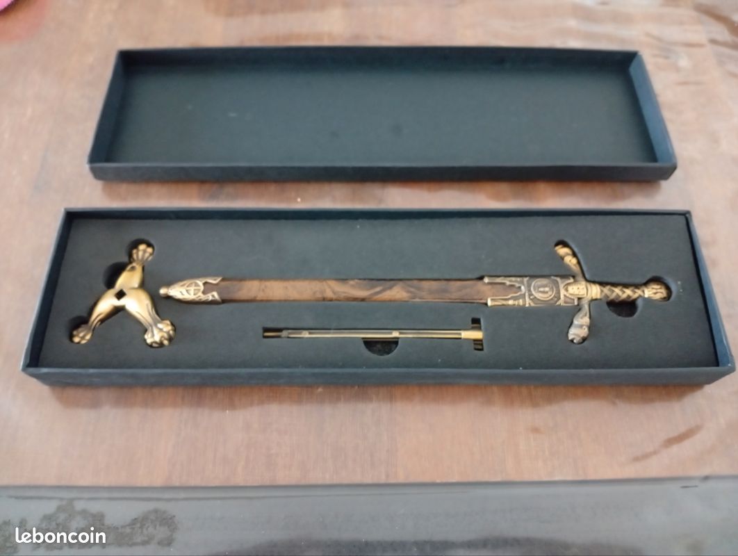 Ouvre lettres - épée médiévale (image 1)