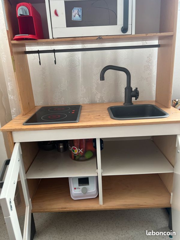 Cuisine enfant IKEA avec accessoires et dînette (image 2)