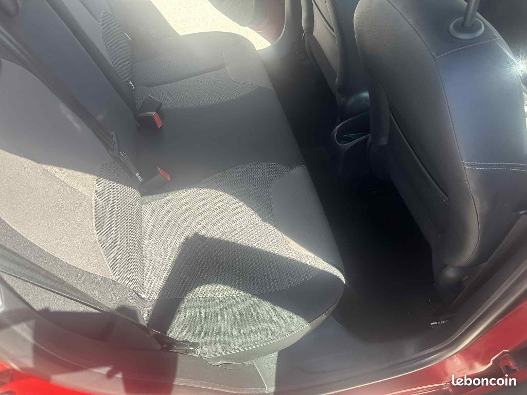 Citroën C3 PureTech 82 Confort (image 6)