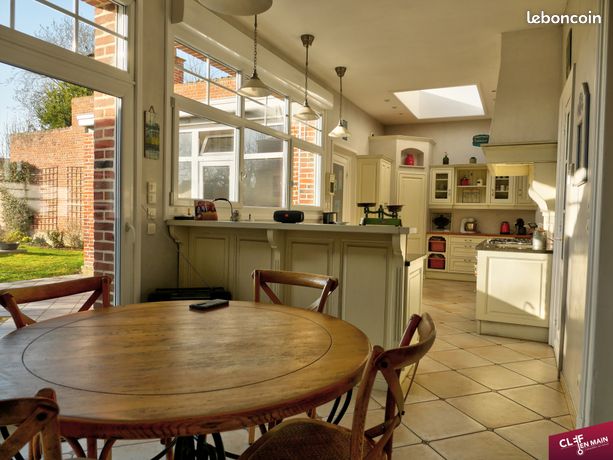 Maison 8 pièces 240 m²