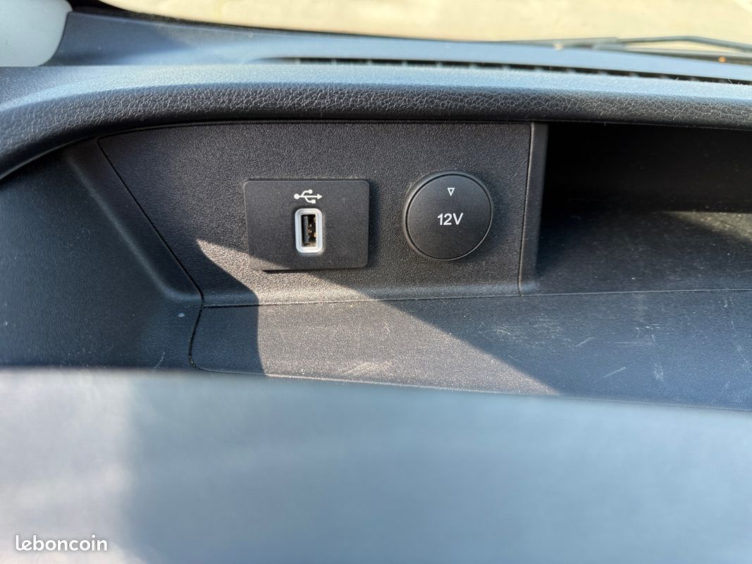 Ford transit custom l2h1 2.0 ecoblue 130 limited bva garantie 12 mois (image 28)