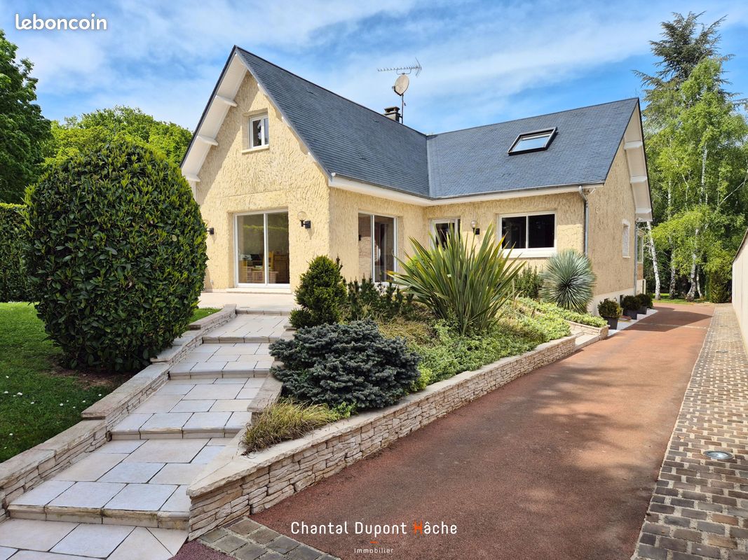 Maison 7 pièces 210 m² · à Chartres · 210 m² · 389 000 €
